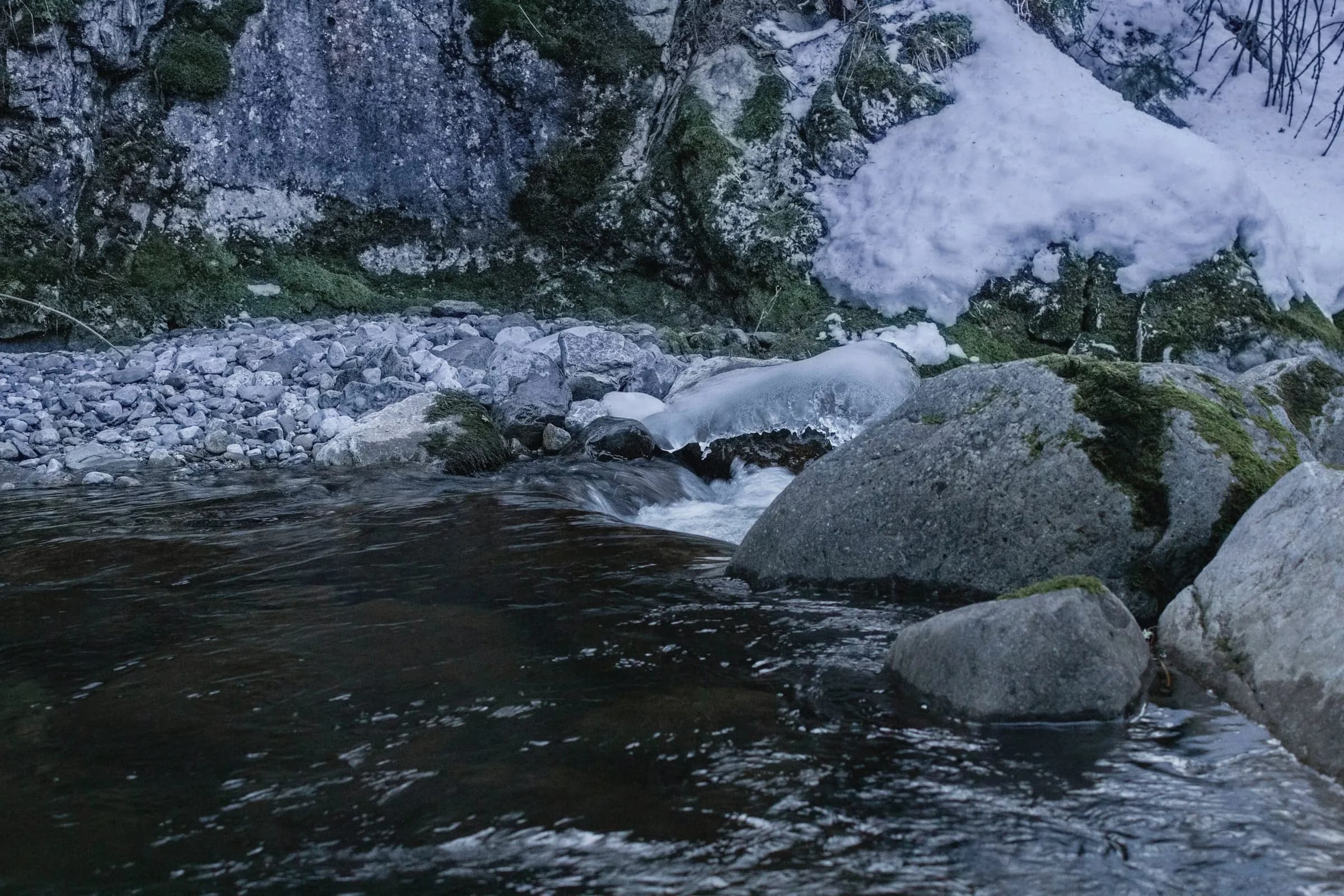 Torrent en contrebas du terrain