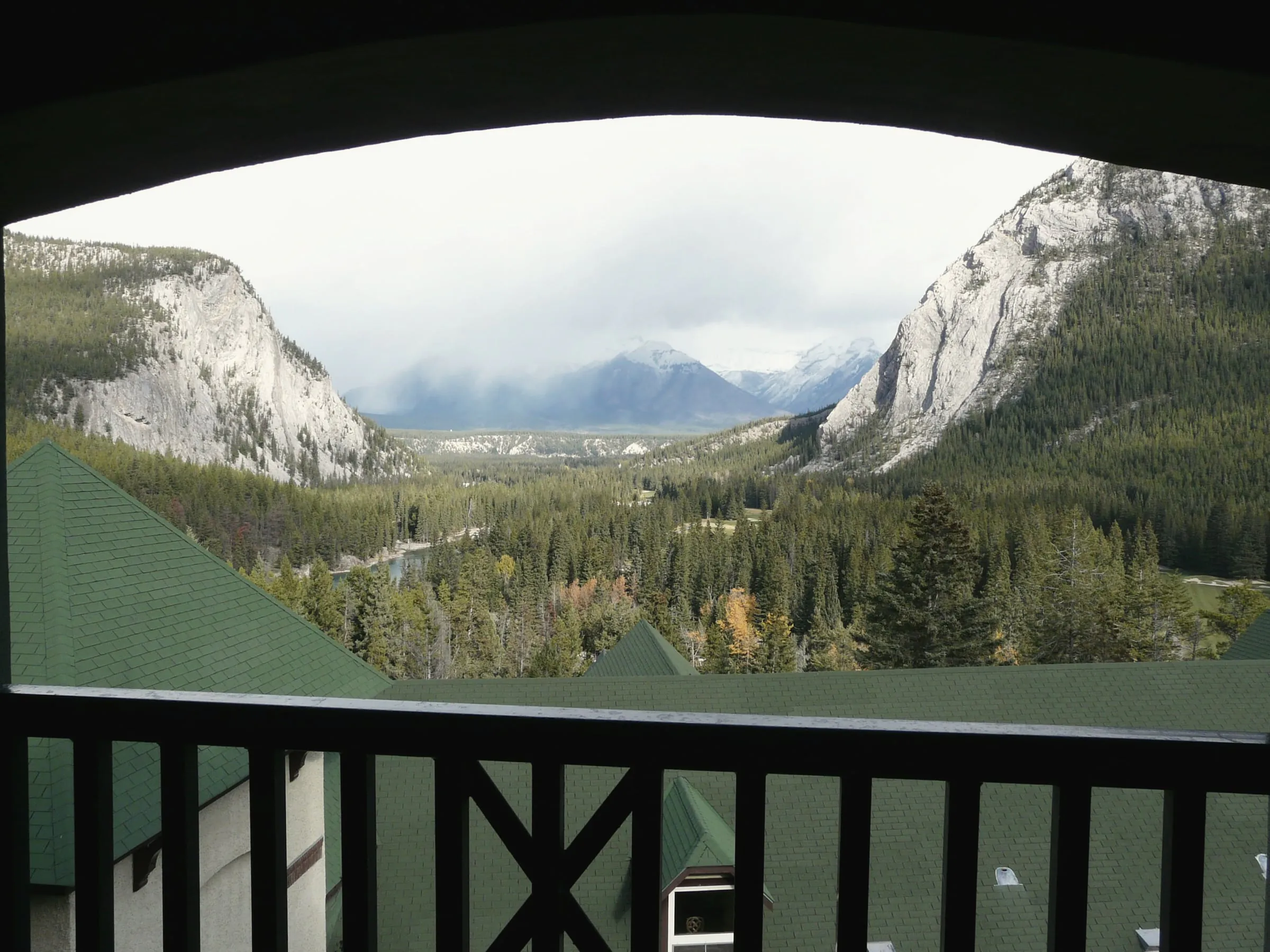 Balcon face aux montagnes