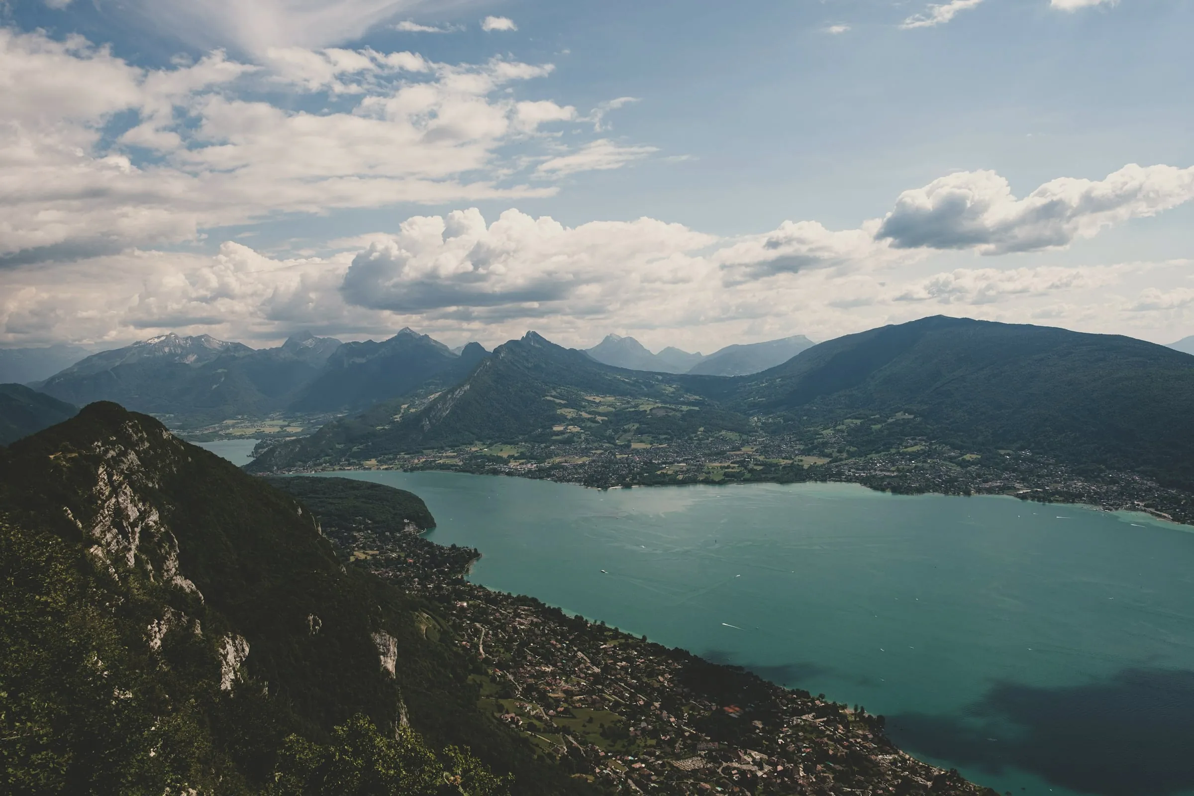 Le lac d'Annecy vu depuis les hauteurs